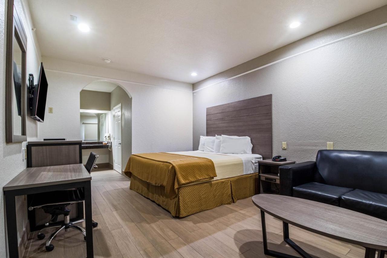 Scottish Inn And Suites Бейтаун Экстерьер фото