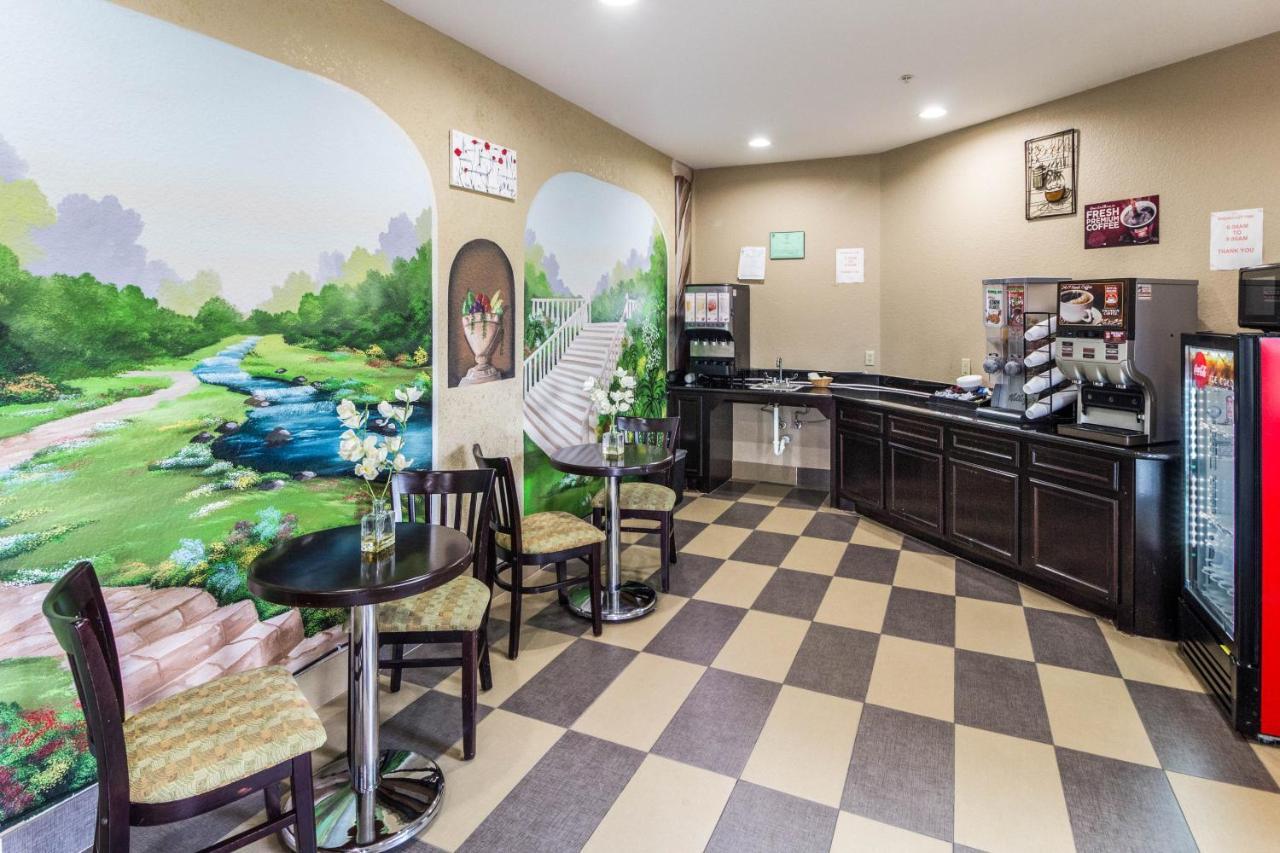Scottish Inn And Suites Бейтаун Экстерьер фото