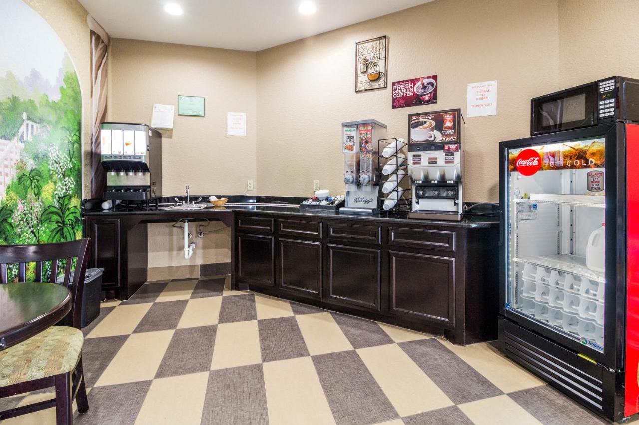Scottish Inn And Suites Бейтаун Экстерьер фото